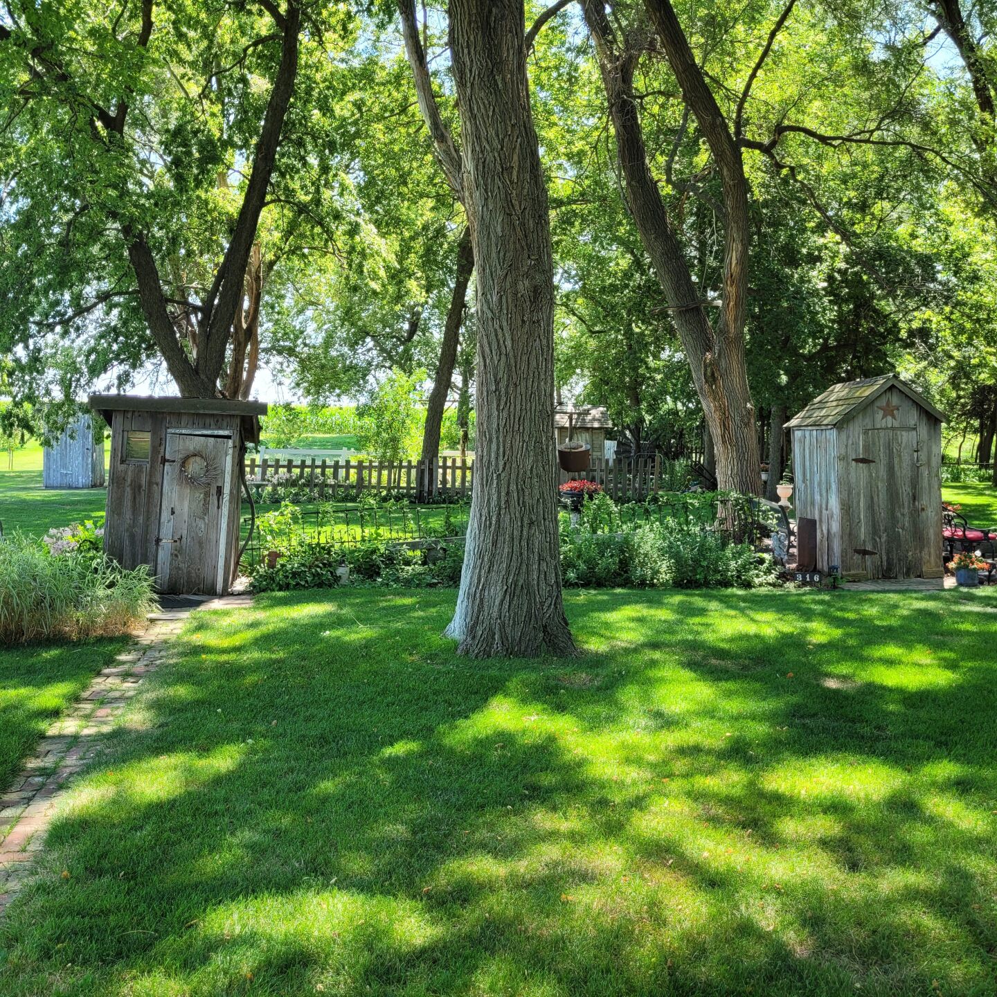 outhouse3